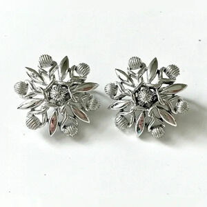 Vintage Silvertone Flower Floral Clip on Earrings.